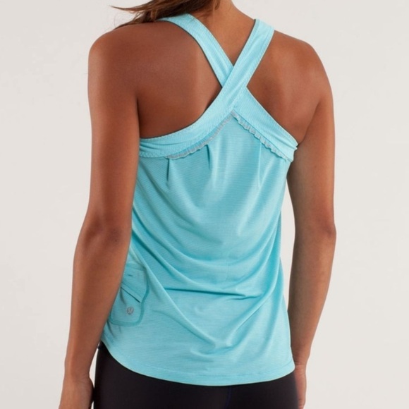 Lululemon Run: Team Spirit Tank Angel Blue tank‎ 4 - Picture 2 of 6